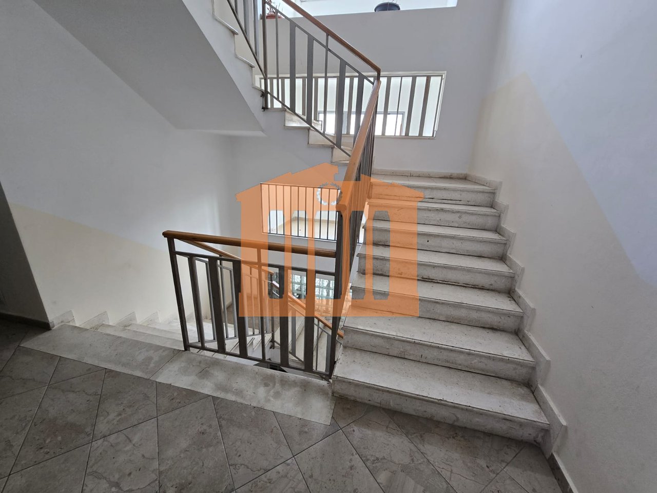 APPARTAMENTO 2+1+2 VICINO AL CENTRO IN VENDITA!