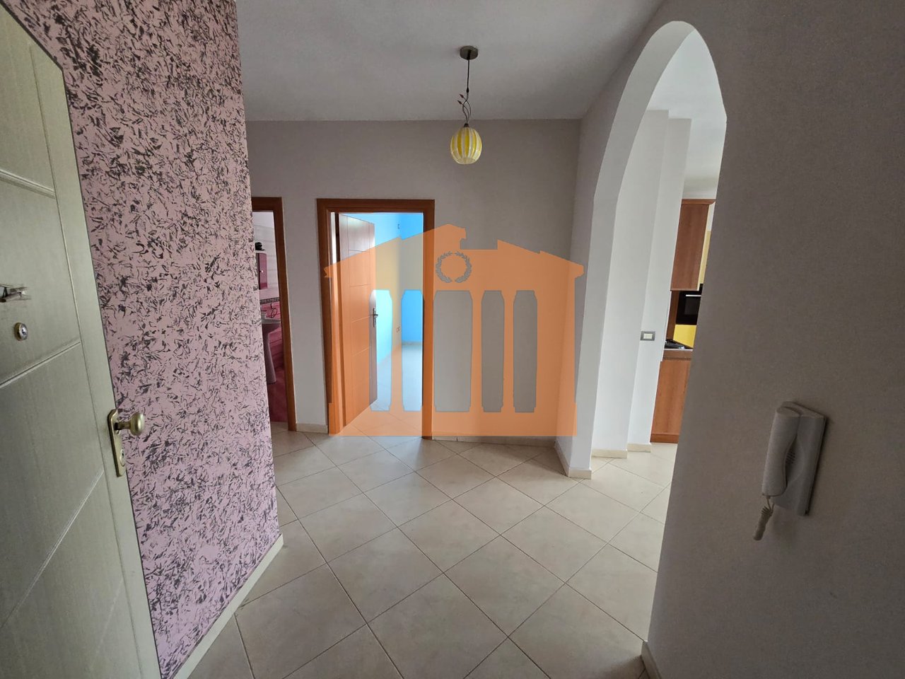 APPARTAMENTO 2+1+2 VICINO AL CENTRO IN VENDITA!