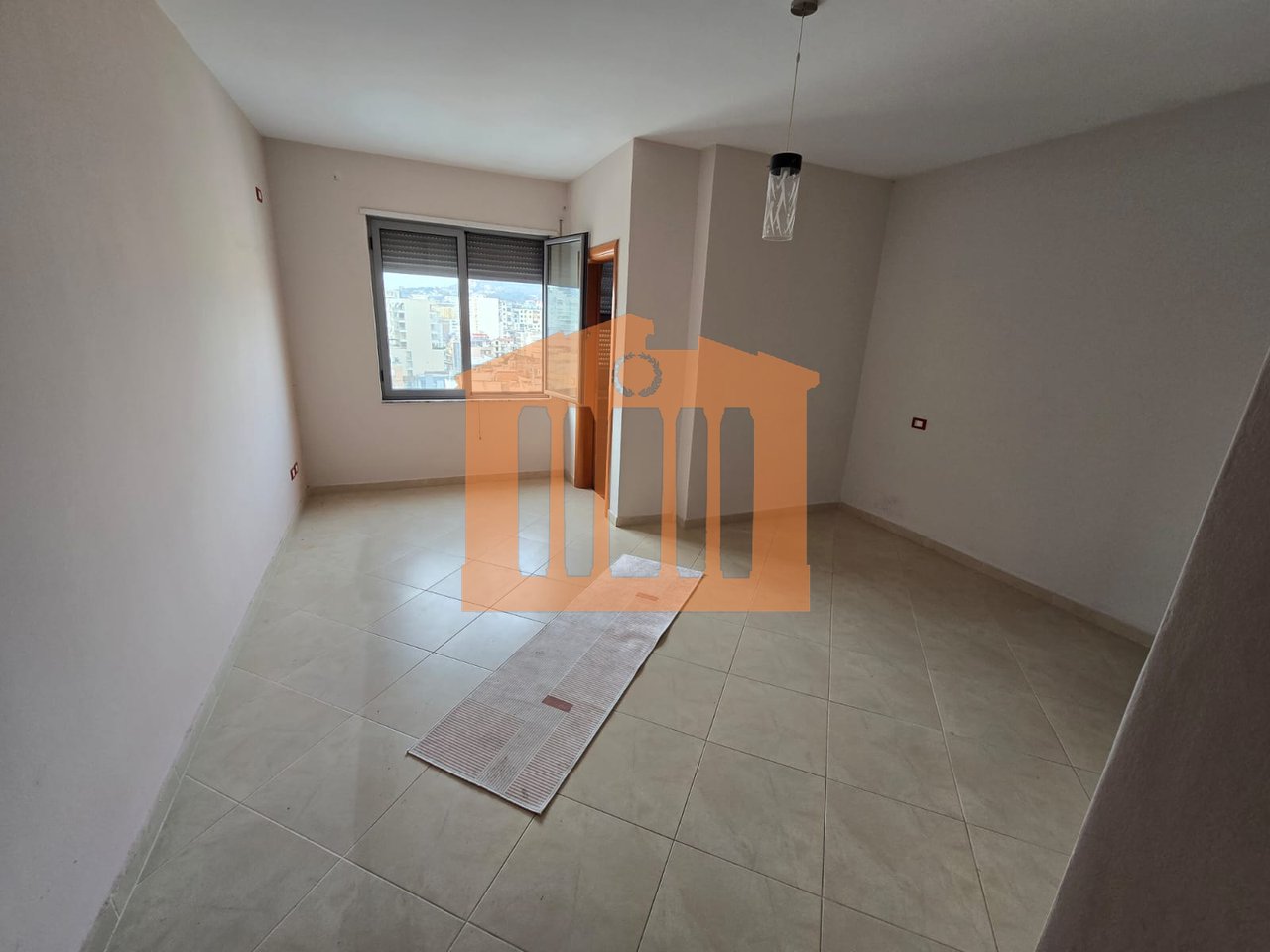 APPARTAMENTO 2+1+2 VICINO AL CENTRO IN VENDITA!