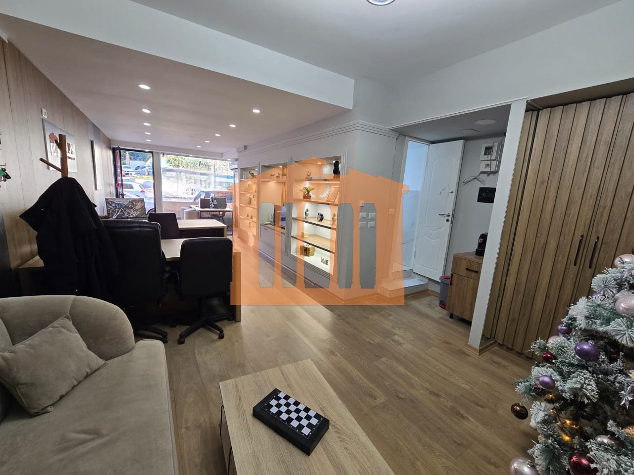 SHITET INVESTIMI DHE JEPET ME QIRA AMBIENTI NE VOLLGA !