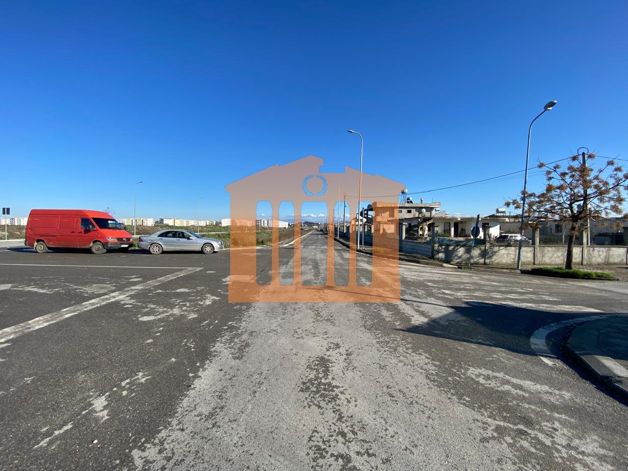 KAPANON NE ISH KENETE DURRES, PER QIRA!