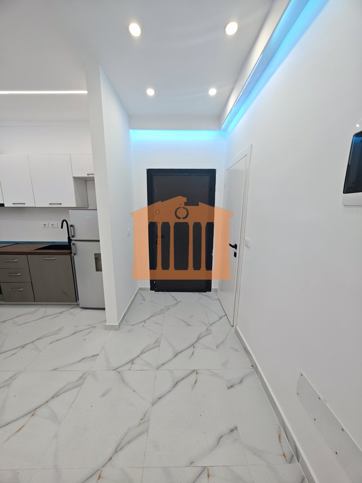 APARTAMENT 1+1 NE QENDER DURRES, PER SHITJE!