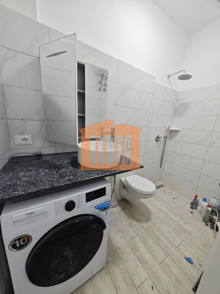 APARTAMENT 1+1 NE QENDER DURRES, PER SHITJE!