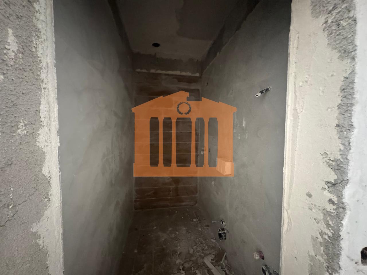 PESE DUPLEX-E NE PLAZH,DURRES PER SHITJE !