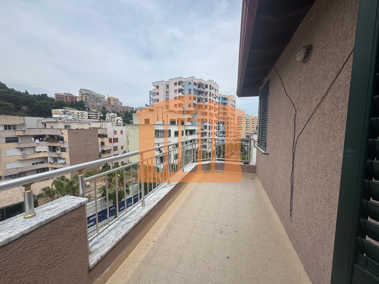 APARTAMENT 2+1+2 +DEPO+VERANDE, ME PAMJE DETI, NE VOLLGA DURRES, PER SHITJE !