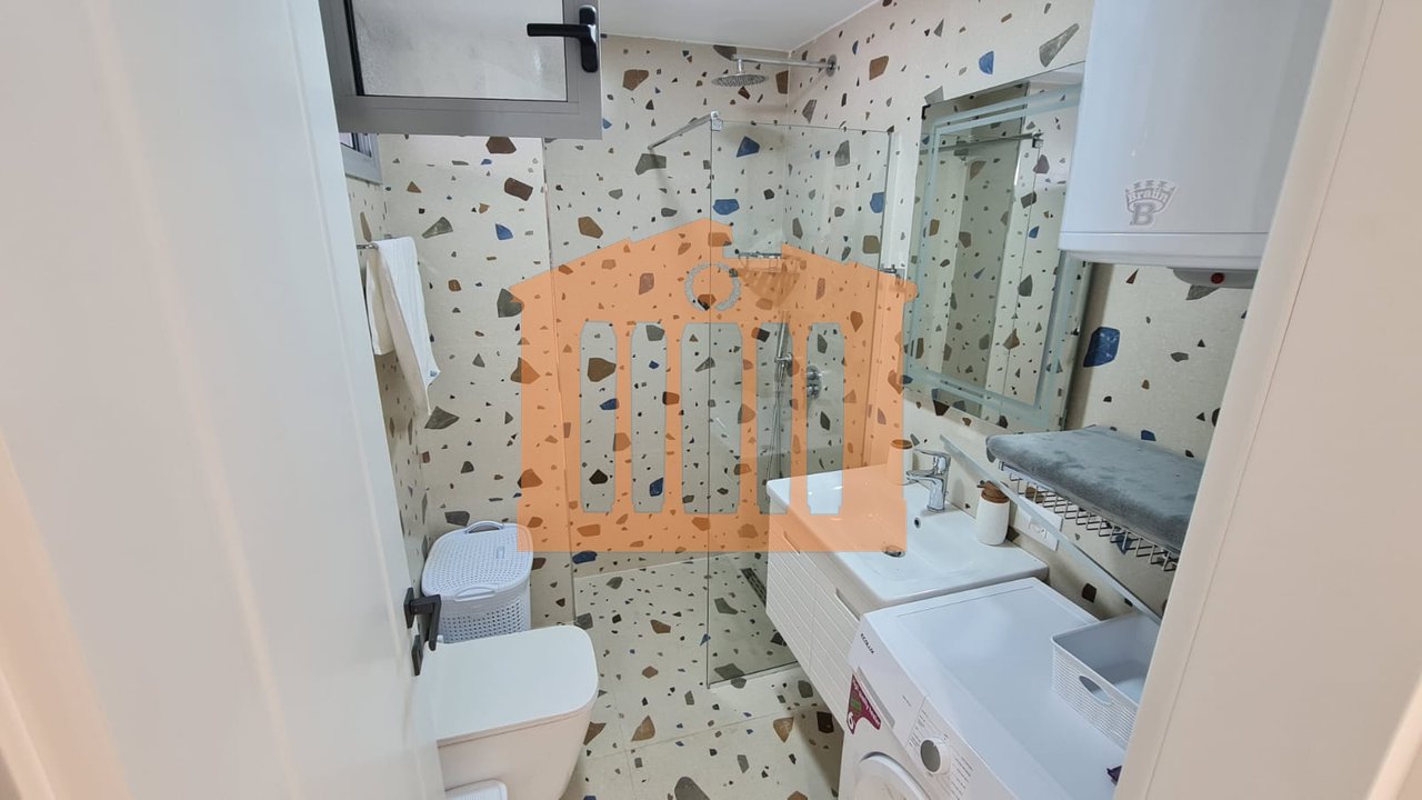 DUPLEX ME PAMJE DETI NE PLAZH PER SHITJE !