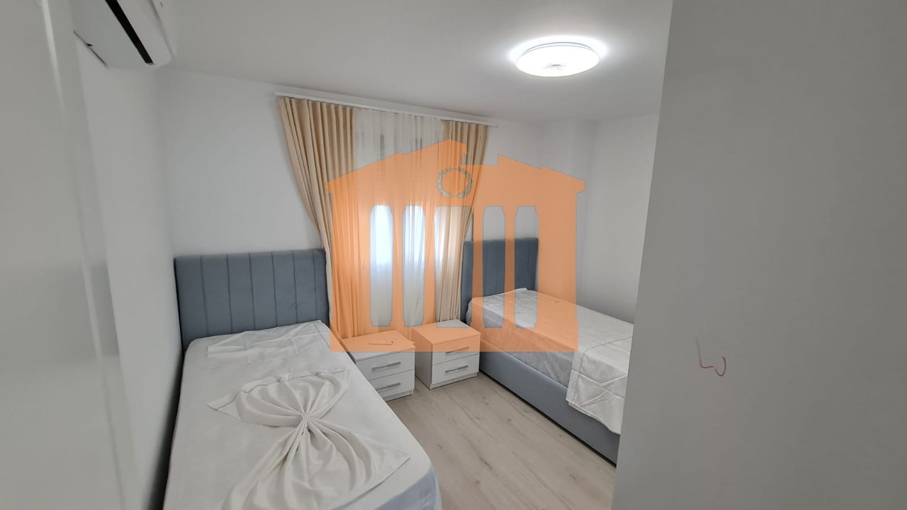 DUPLEX ME PAMJE DETI NE PLAZH PER SHITJE !