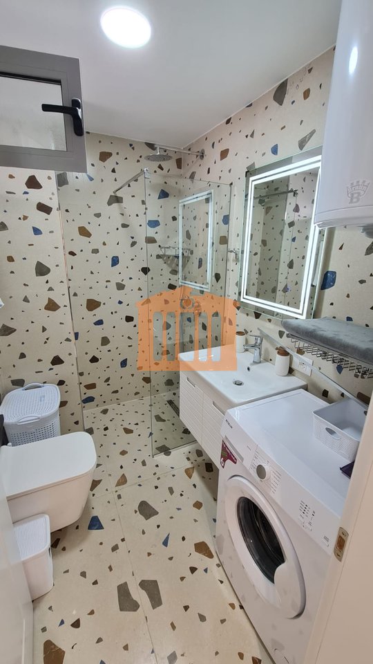 DUPLEX ME PAMJE DETI NE PLAZH PER SHITJE !