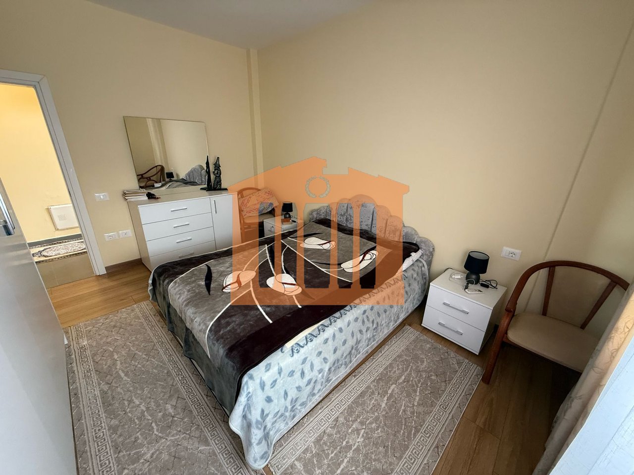 APARTAMENT 1+1+ PARKIM PRANE SPITALIT DURRES, PER SHITJE!