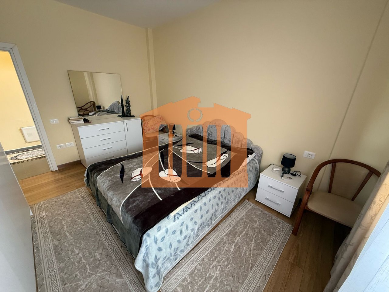 APARTAMENT 1+1+ PARKIM PRANE SPITALIT DURRES, PER SHITJE!