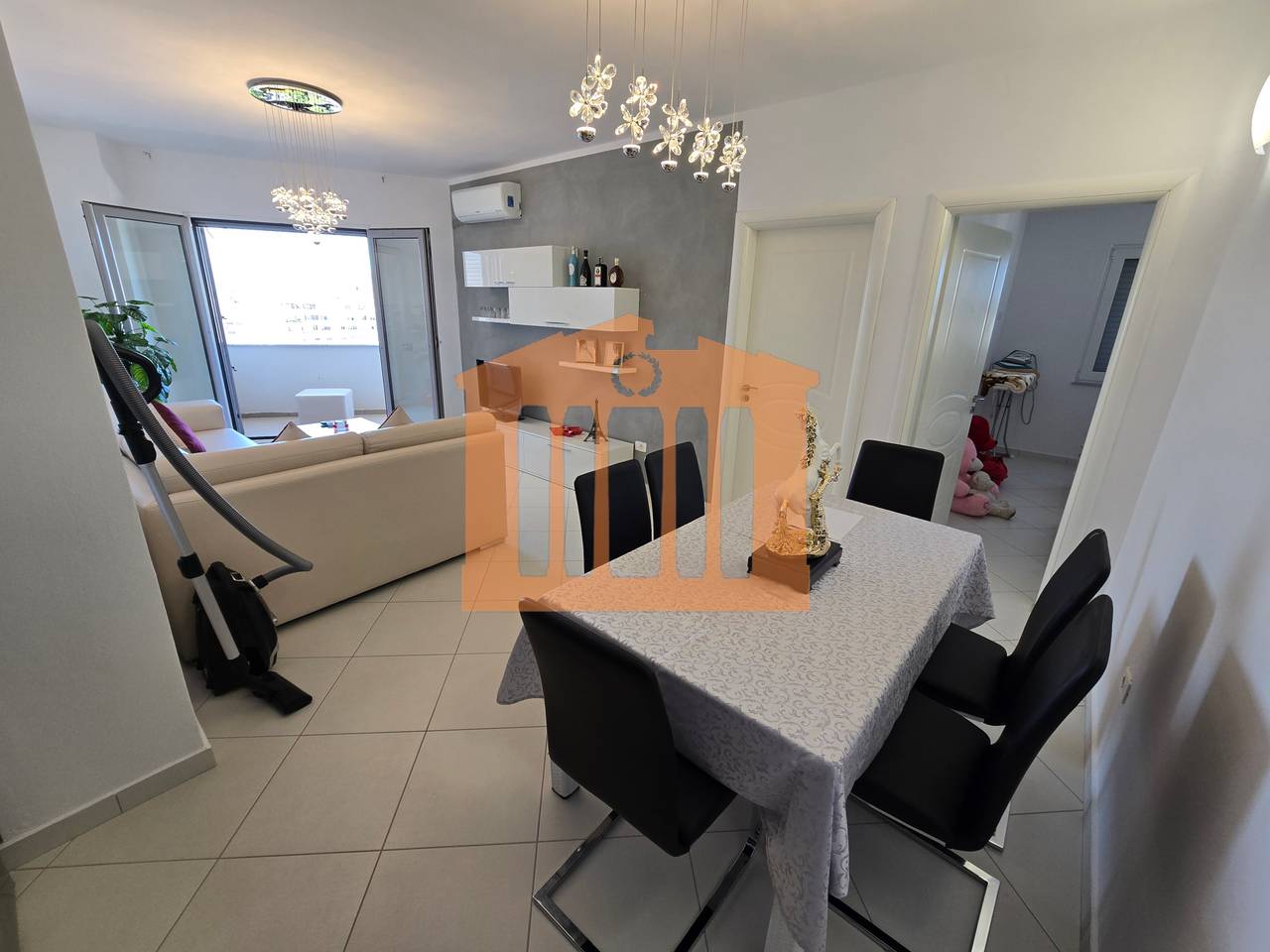 SHITET APARTAMENT 2+1 ME GARAZH,NE DURRES !