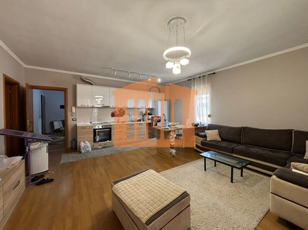 APPARTAMENTO 2+1+2 AREA LAVORO SINGOLA A DURAZZO, IN AFFITTO!