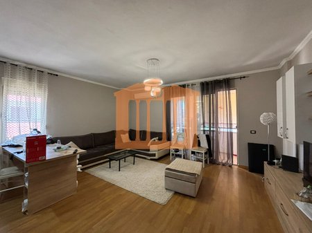 APPARTAMENTO 2+1+2 AREA LAVORO SINGOLA A DURAZZO, IN AFFITTO!