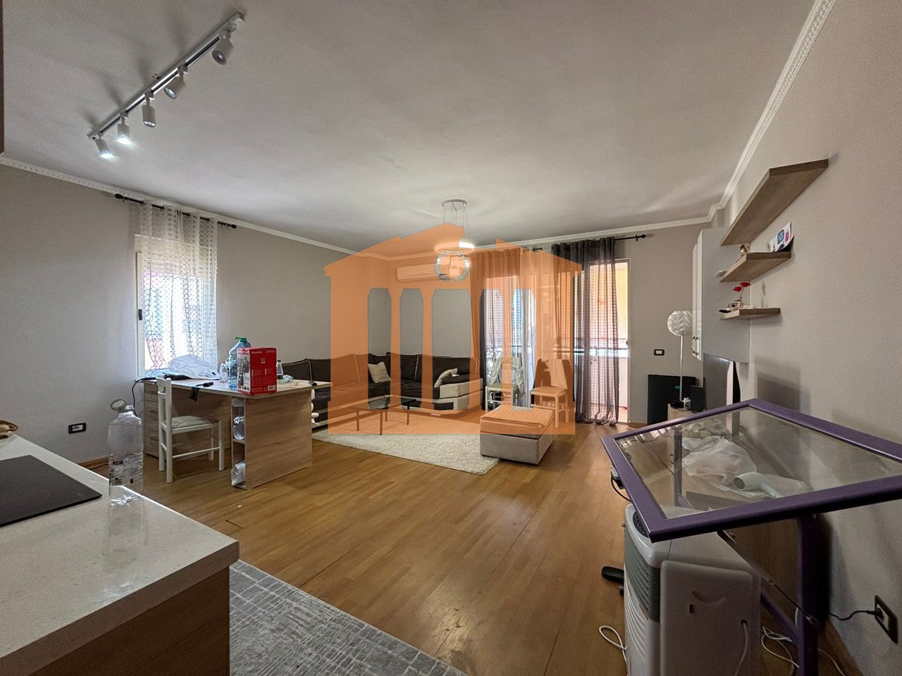 APPARTAMENTO 2+1+2 AREA LAVORO SINGOLA A DURAZZO, IN AFFITTO!