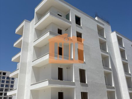 STUDIO APARTMENT IN MALIN E ROBIT, FOR SALE!