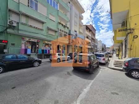 AMBIENT PER SHITJE PRANE QENDRES !