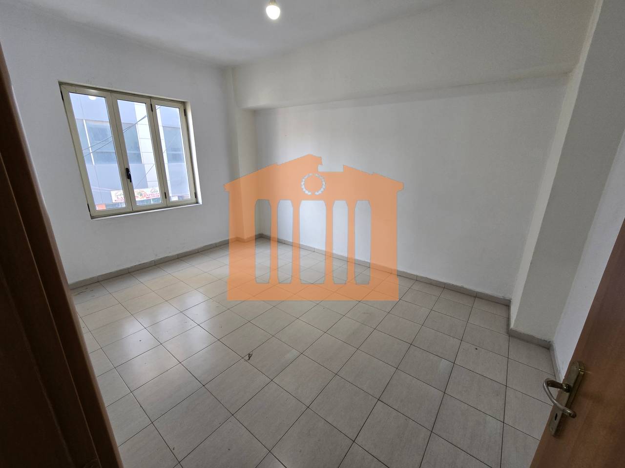 AMPIO MONOLOCALE IN CENTRO IN AFFITTO!