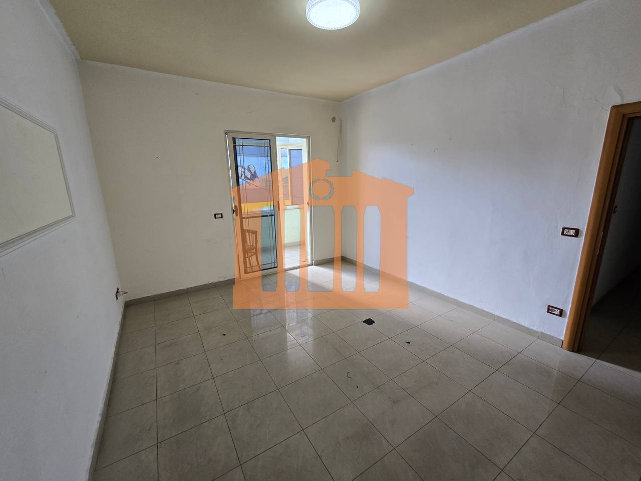 AMPIO MONOLOCALE IN CENTRO IN AFFITTO!