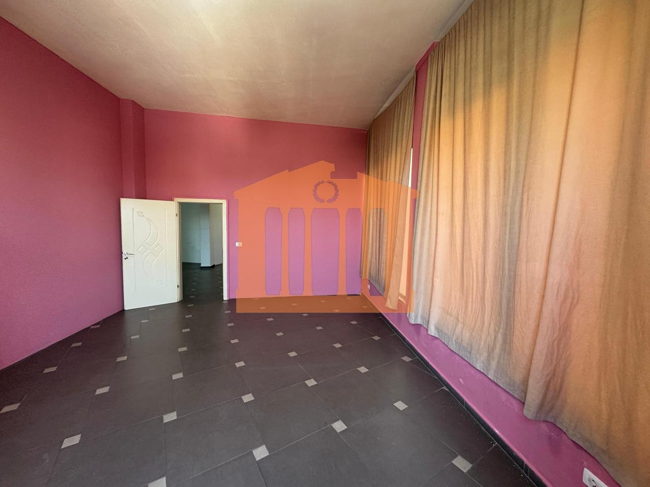 BUSINESS PREMISES ON RING ROAD DURRES, FOR RENT!