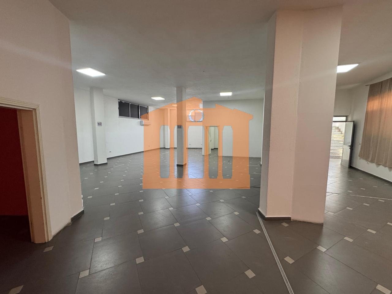 BUSINESS PREMISES ON RING ROAD DURRES, FOR RENT!