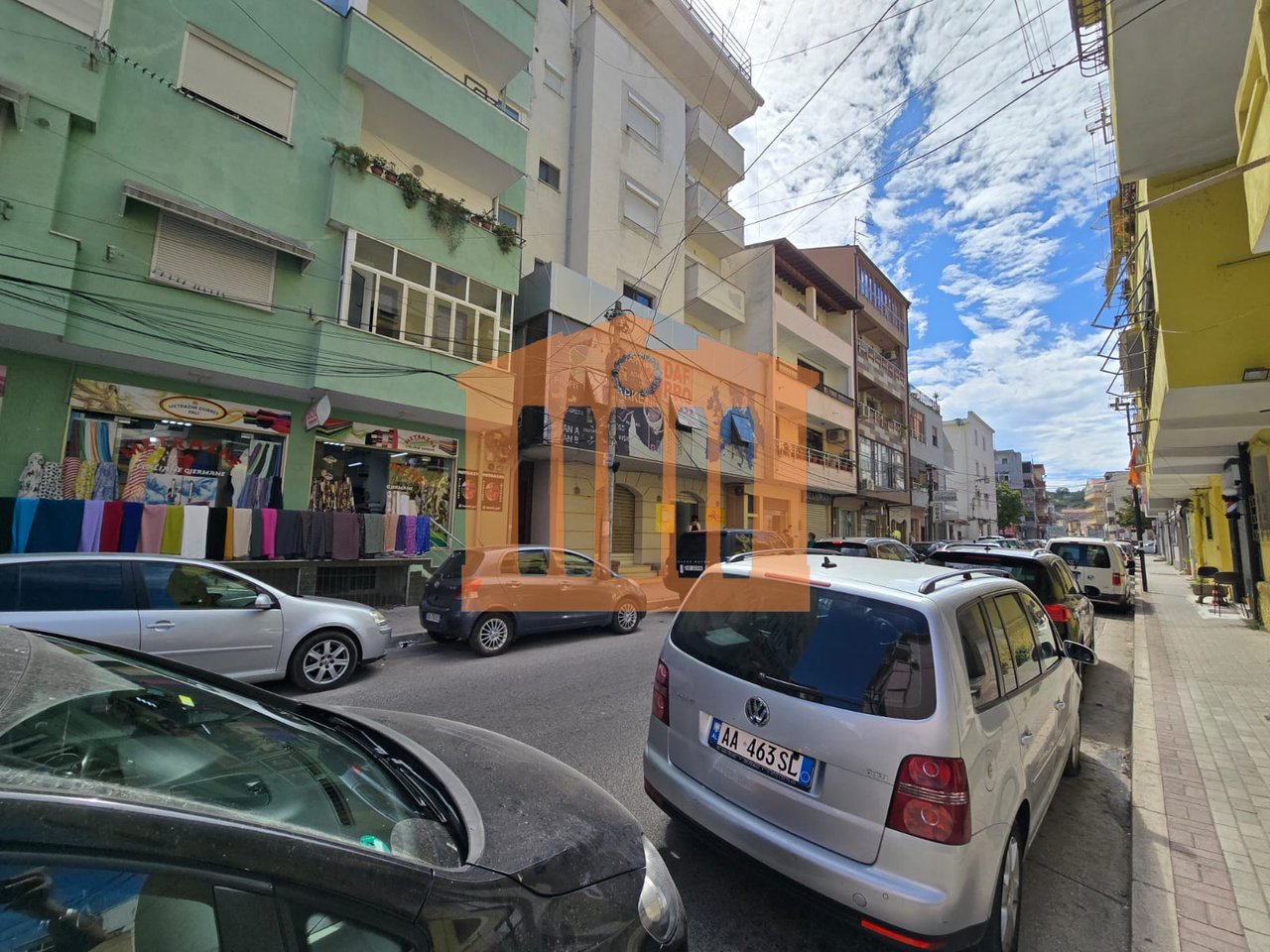 AMBIENT PER SHITJE PRANE QENDRES !