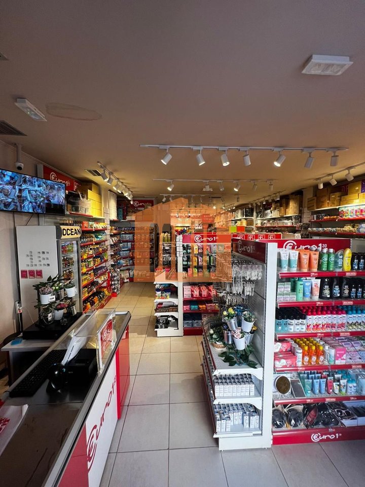 COMMERCIAL SPACE 148 M² NEAR THE BEACH, FOR SALE!