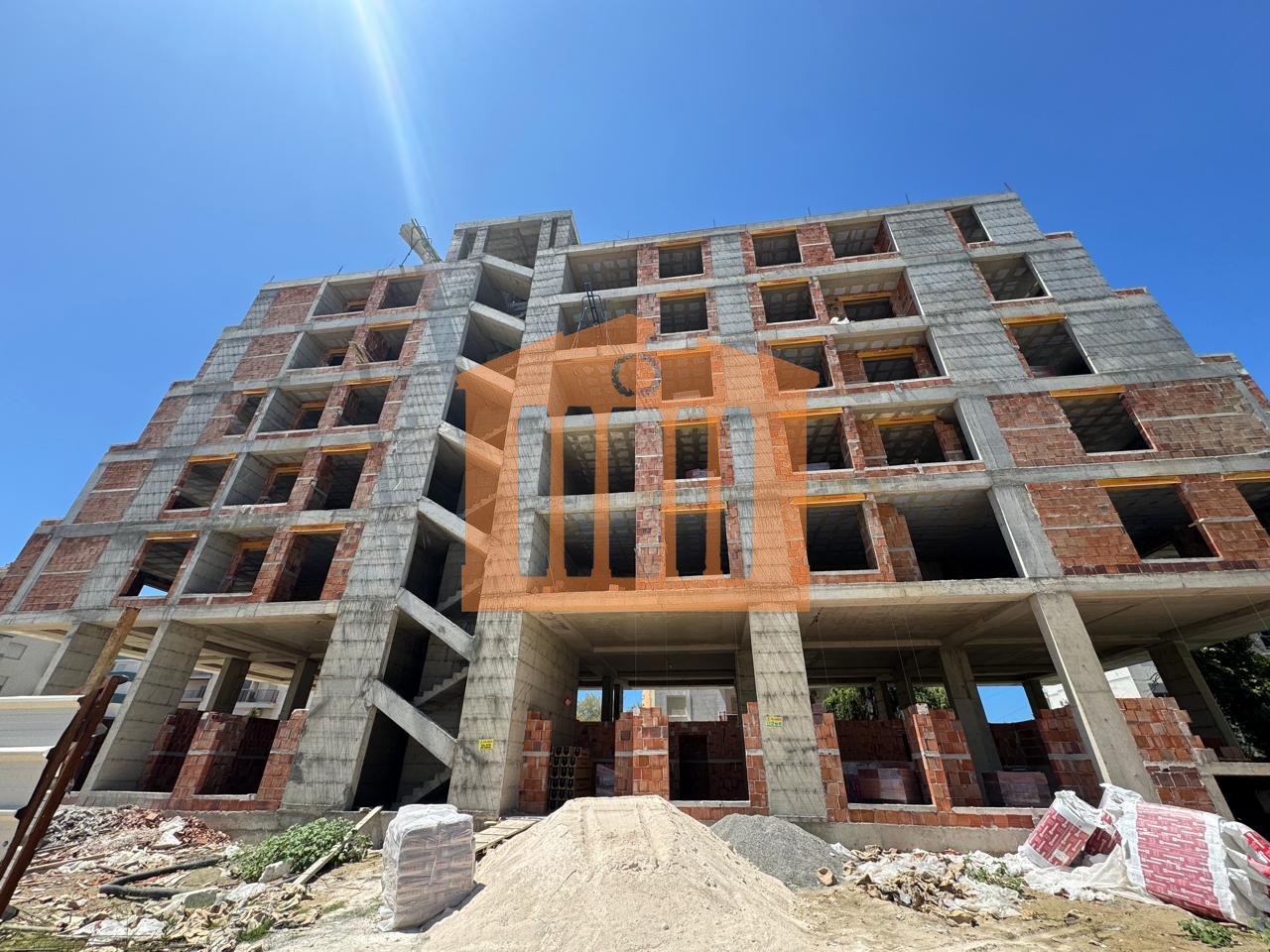Appartamento 1+1 nella residenza "Atelier 4" con vista mare, in vendita!
