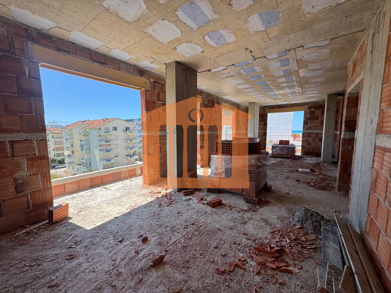 Appartamento 1+1 nella residenza "Atelier 4" con vista mare, in vendita!