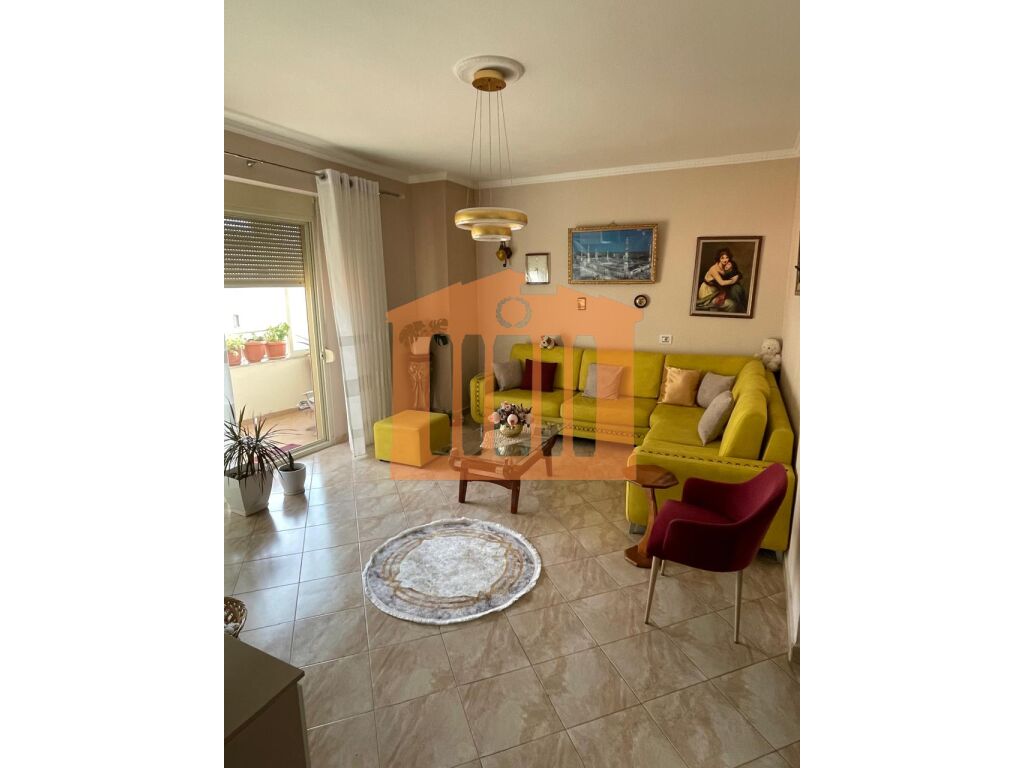 APARTAMENT 2+1+2 NE QENDER TE DURRESIT, PER QIRA!