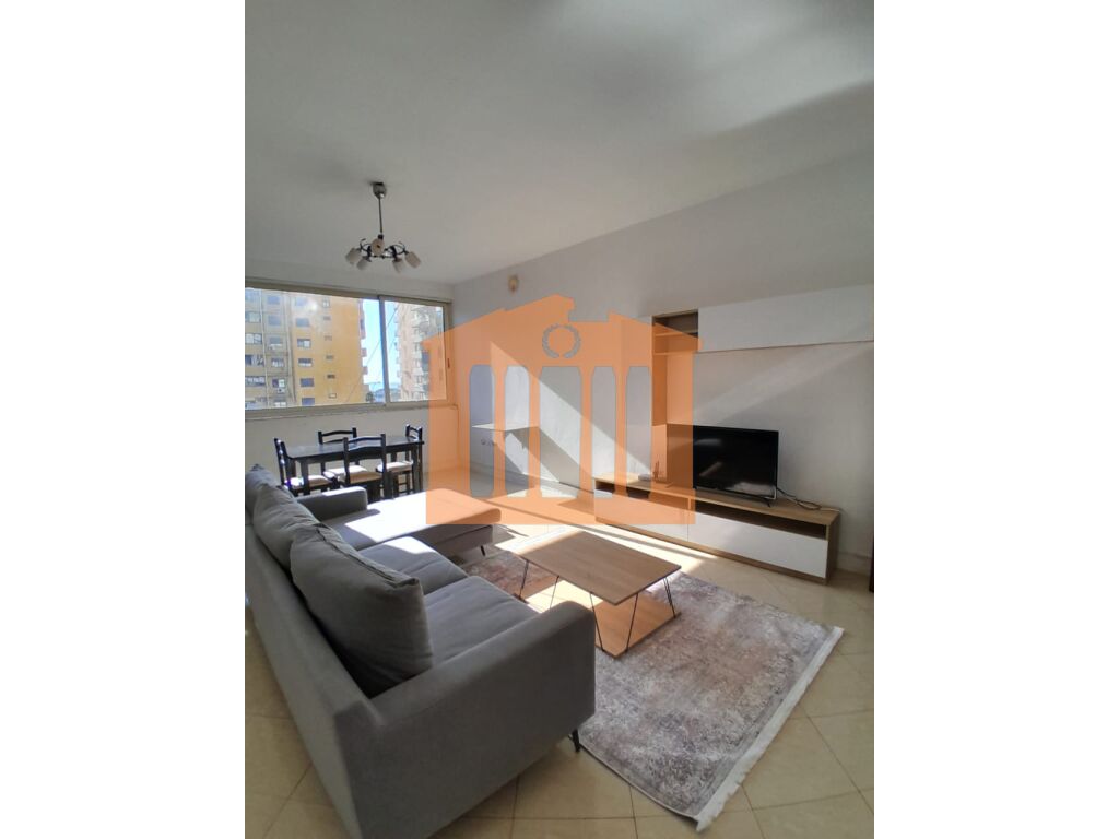 APARTAMENT 2+1 PRANE PISHINES NE VOLLGA, PER SHITJE!