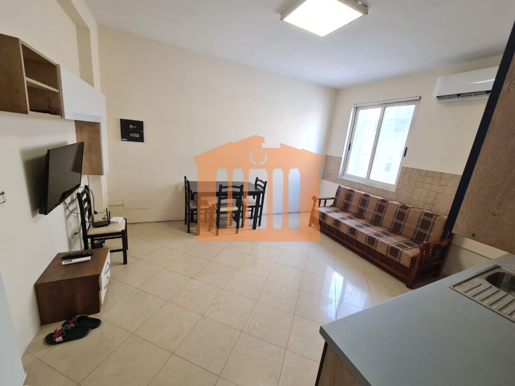 APARTAMENT 1+1 PRANE PISHINES NE VOLLGA, PER SHITJE!