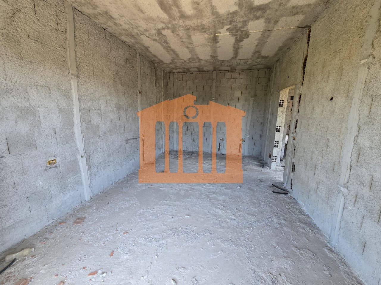 4-STOREY BUILDING IN GOLEM FOR SALE!
