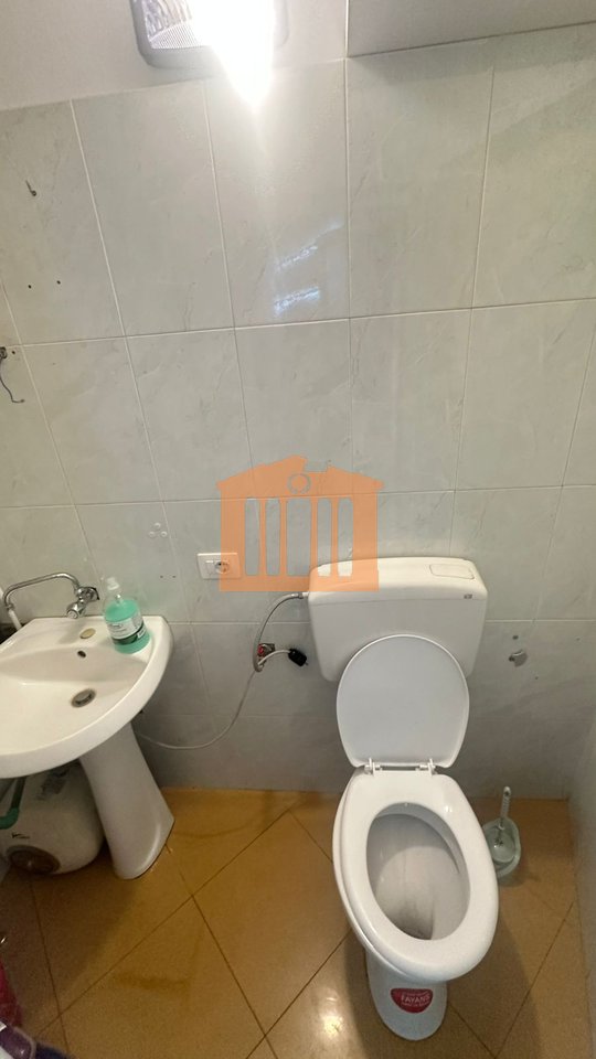 BEAUTY SALON IN THE CENTER OF DURRES, FOR RENT!