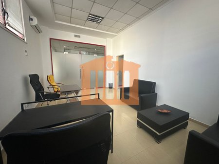 AMBIENT  NE VOLLGA-DURRES, PER QIRA!