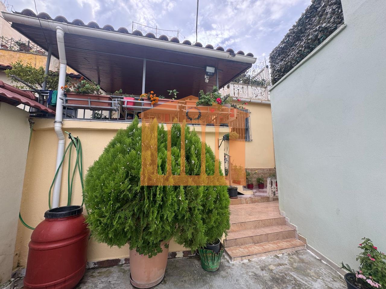 APARTAMENT 2+1 TEK GJYKATA NE DURRES, PER SHITJE !