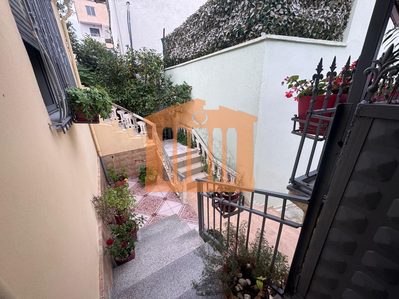 APARTAMENT 2+1 TEK GJYKATA NE DURRES, PER SHITJE !