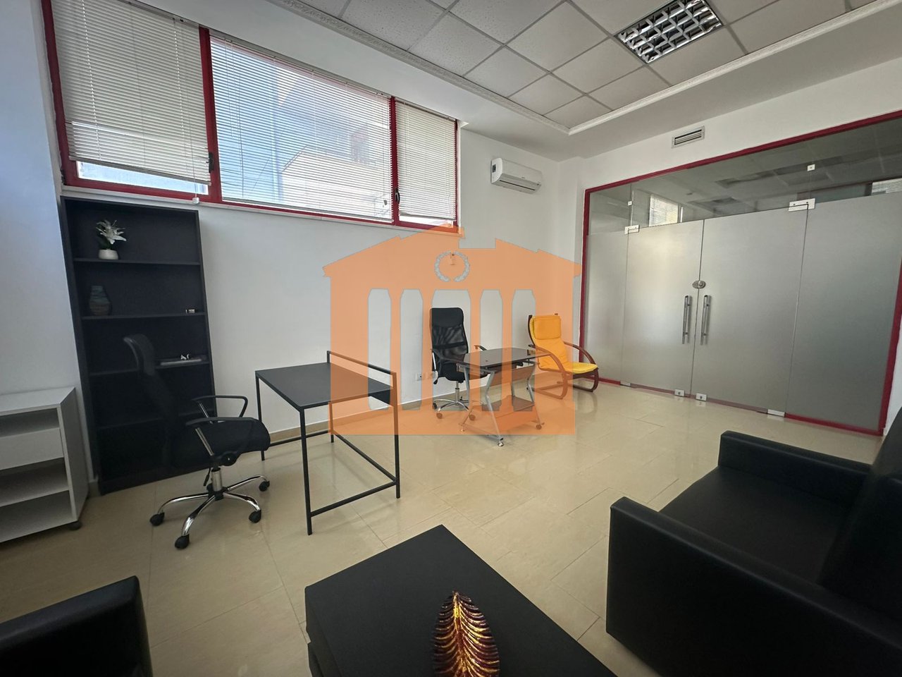 AMBIENTE A VOLLGA-DURRES, IN AFFITTO!