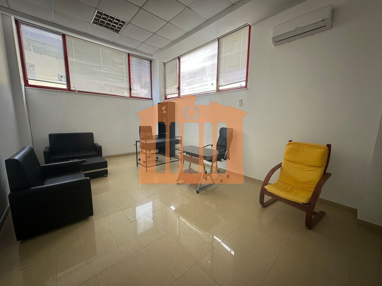 AMBIENTE A VOLLGA-DURRES, IN AFFITTO!