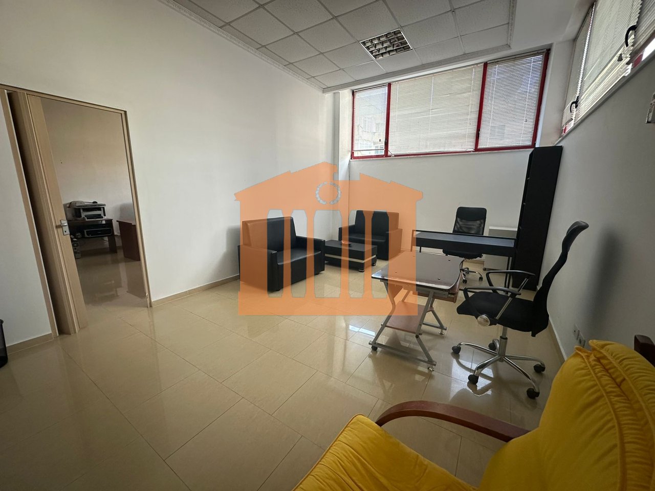 AMBIENT  NE VOLLGA-DURRES, PER QIRA!