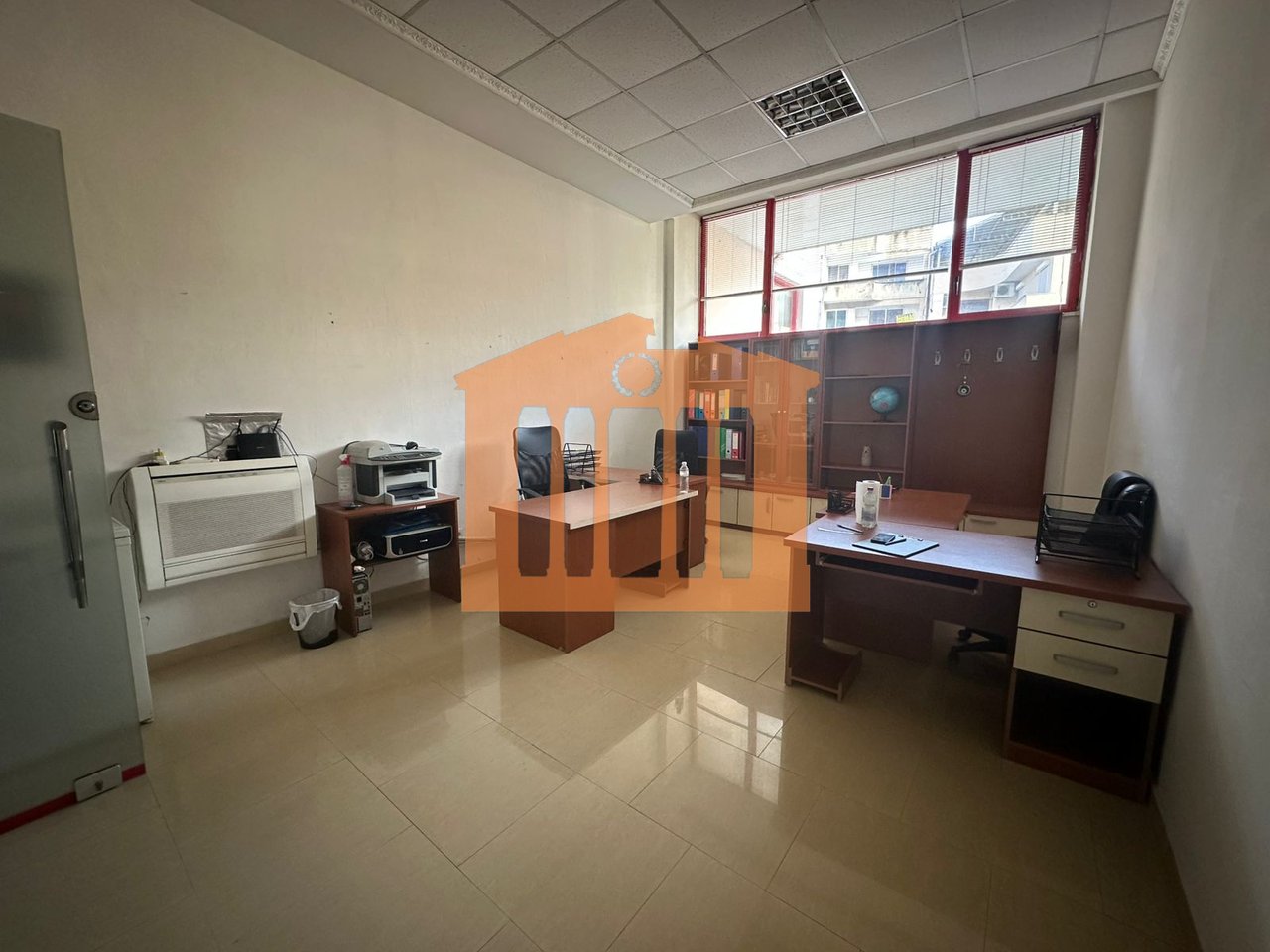 AMBIENT  NE VOLLGA-DURRES, PER QIRA!