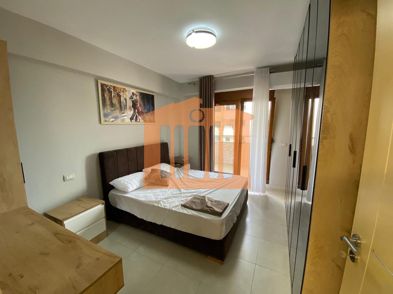 APPARTAMENTO 2+1+ POSTO AUTO VICINO AI TRIBUNALI - DURAZZO, IN VENDITA!