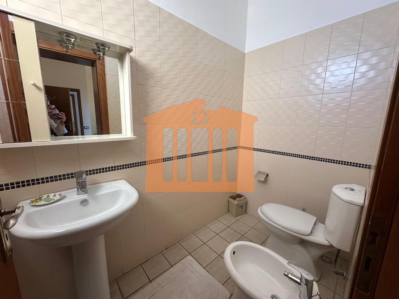 VILE 3-KATE ME LOKAL NE SHKOZET- DURRES, PER SHITJE !