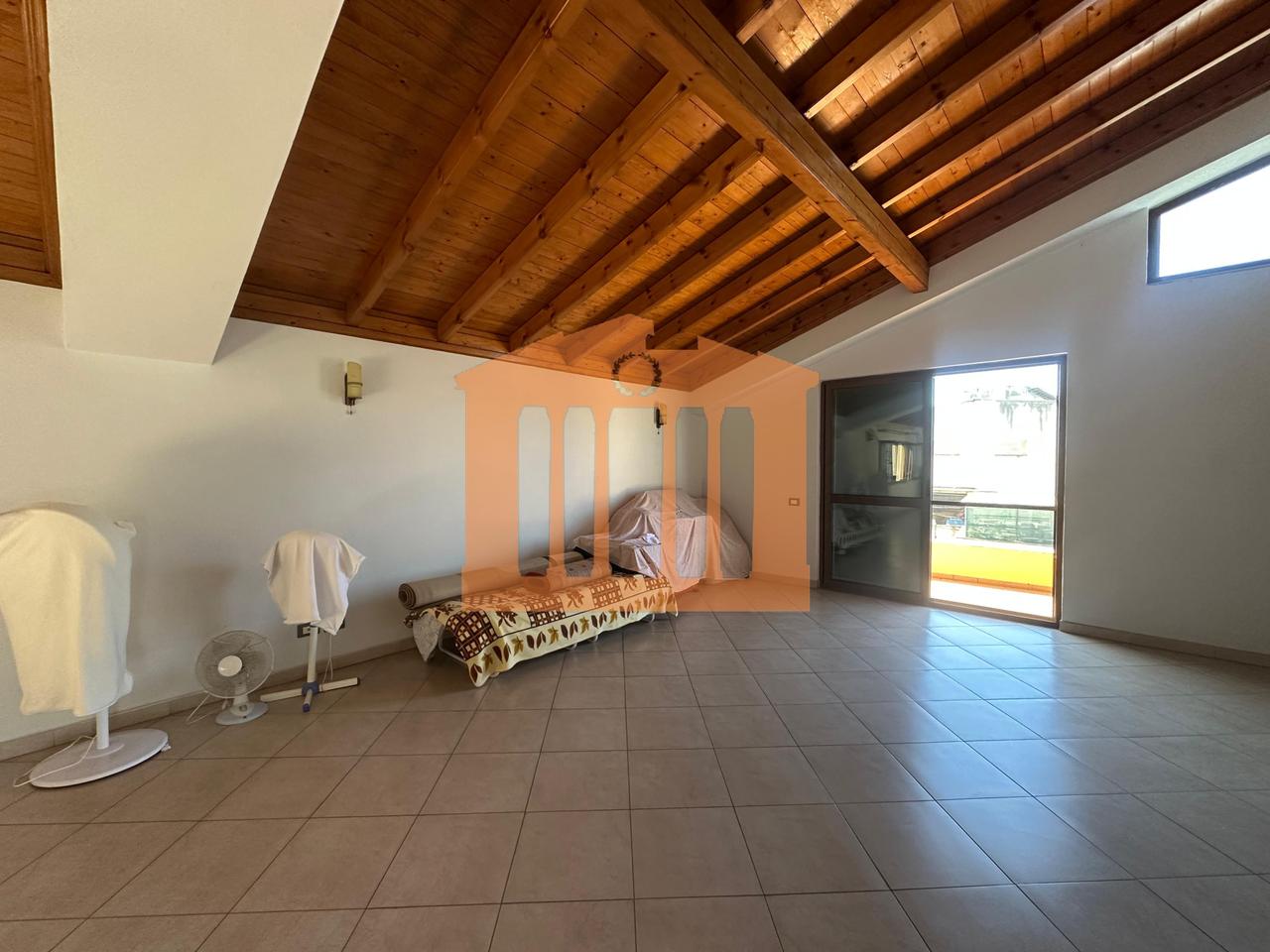 VILE 3-KATE ME LOKAL NE SHKOZET- DURRES, PER SHITJE !