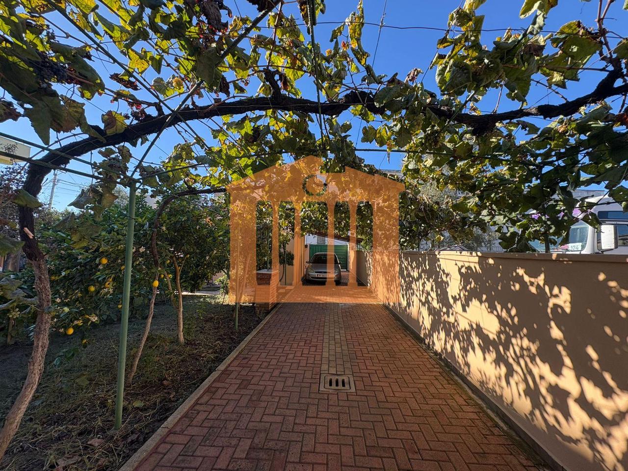 VILE 3-KATE ME LOKAL NE SHKOZET- DURRES, PER SHITJE !