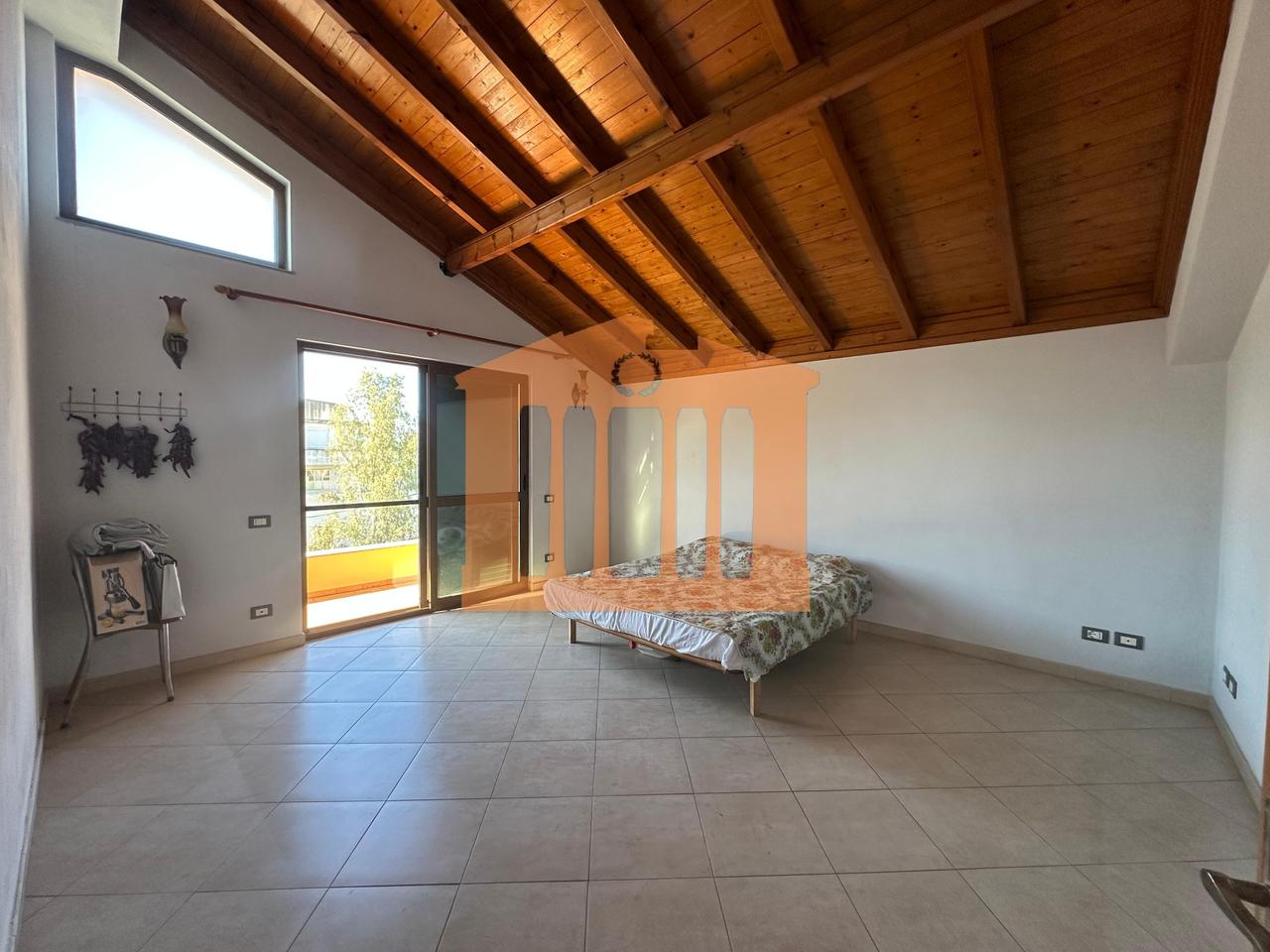 VILE 3-KATE ME LOKAL NE SHKOZET- DURRES, PER SHITJE !