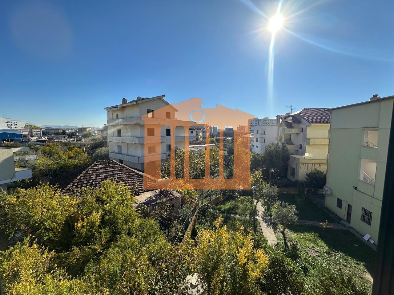 VILE 3-KATE ME LOKAL NE SHKOZET- DURRES, PER SHITJE !