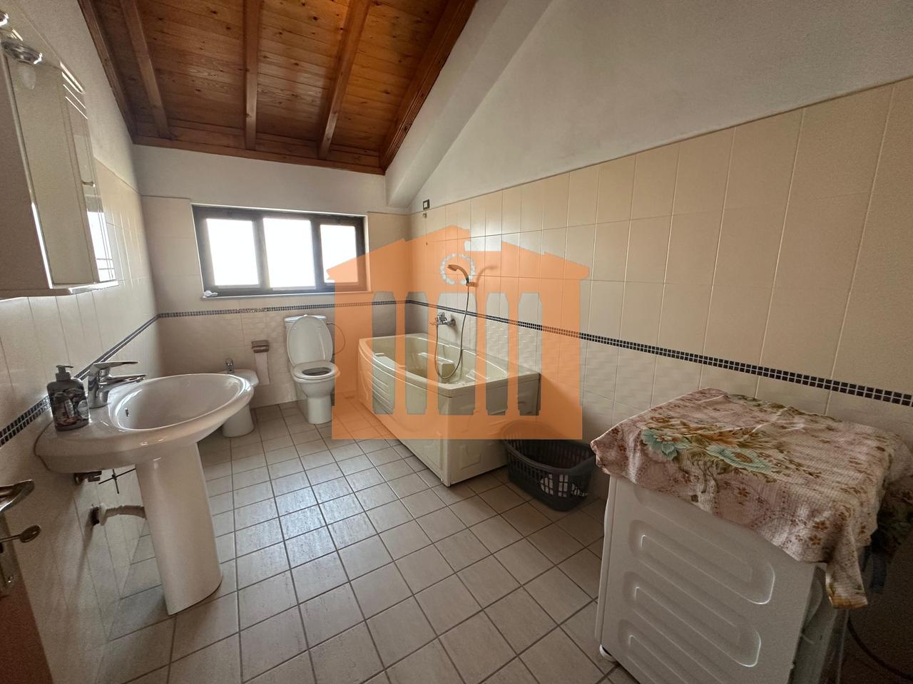 VILE 3-KATE ME LOKAL NE SHKOZET- DURRES, PER SHITJE !