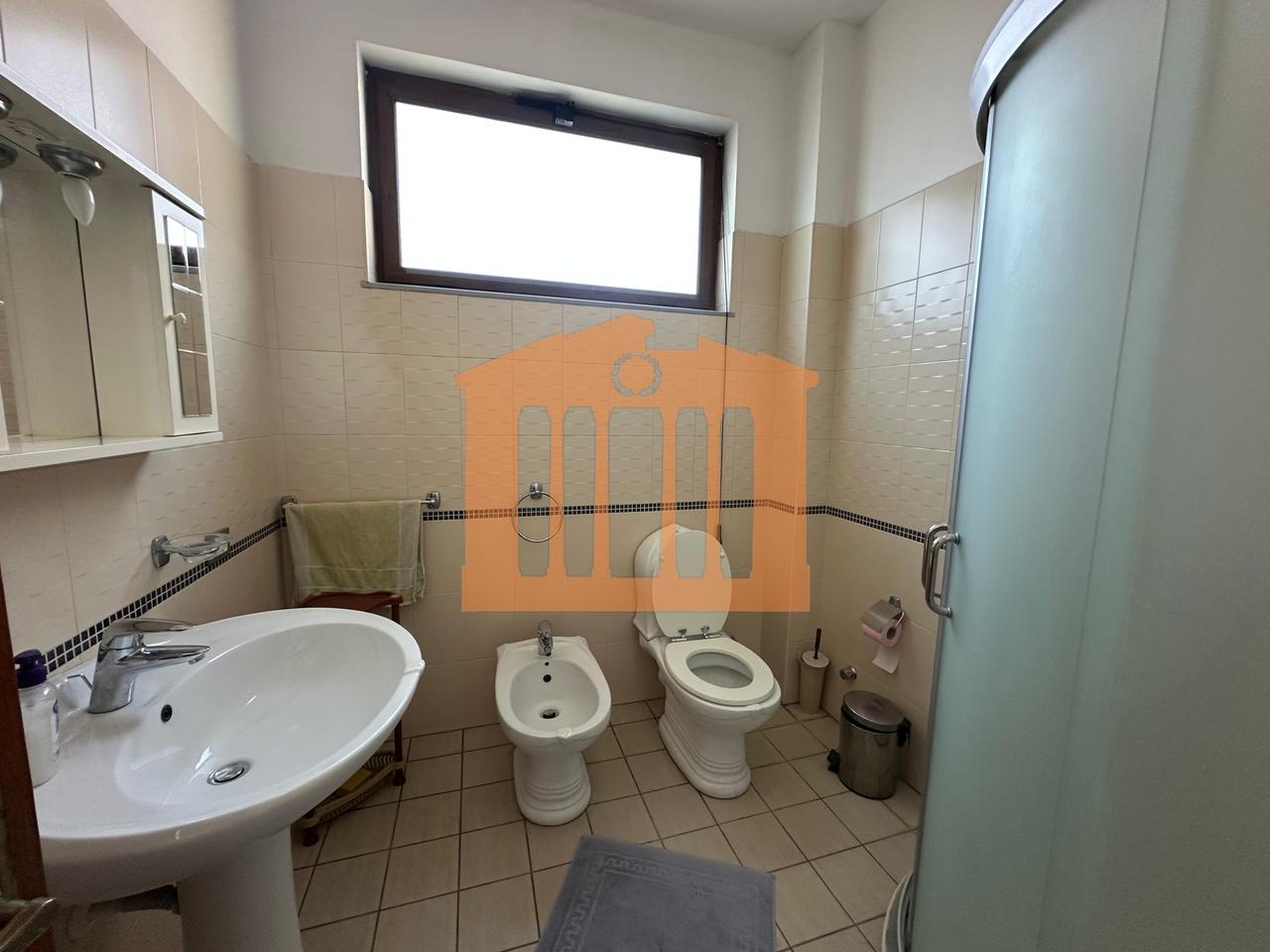 VILE 3-KATE ME LOKAL NE SHKOZET- DURRES, PER SHITJE !