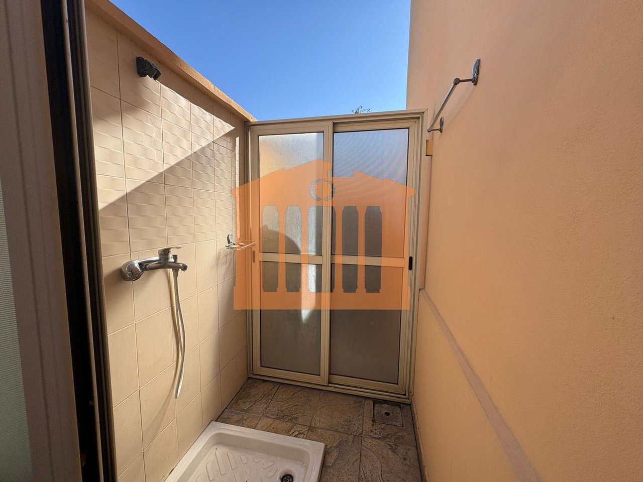 VILE 3-KATE ME LOKAL NE SHKOZET- DURRES, PER SHITJE !