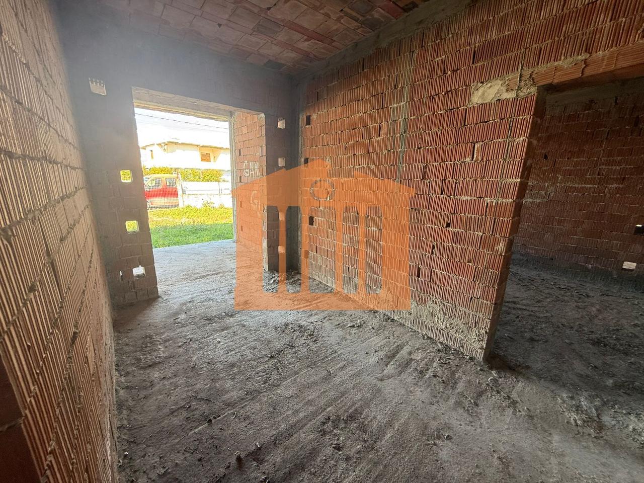 3 SHTEPI TE BASHKANGJITURA NE SHKOZET DURRES, PER SHITJE!